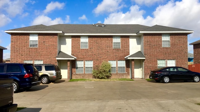 Building Photo - 5806 Redstone Dr Rental