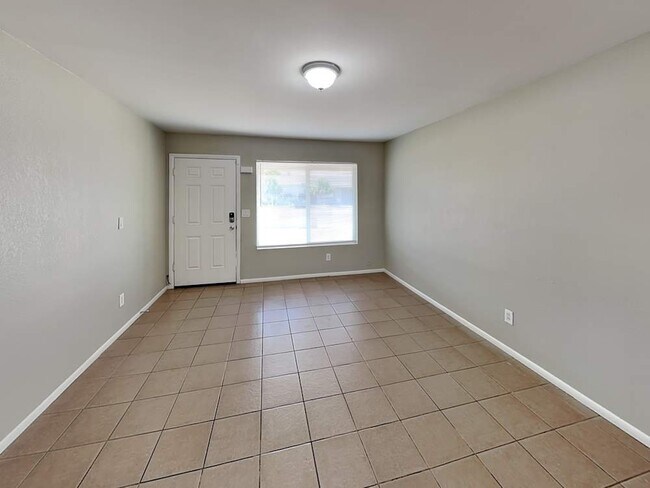 Photo - 10902 W Montecito Ave