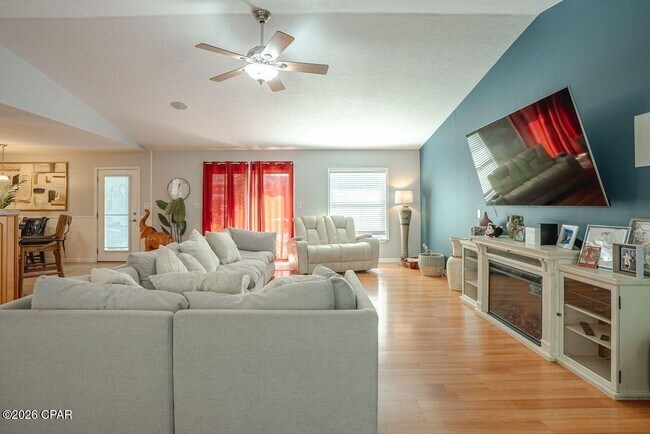 6224 Seminole Dr
