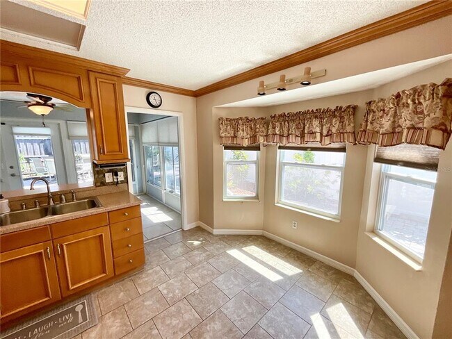 Photo - 2913 Longbrooke Way