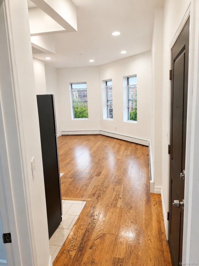 Building Photo - 1351 Putnam Ave Unit 2