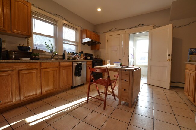 Apartments For Rent In Boston Ma Forrent Photo 44 Long Ave Unit 2dm