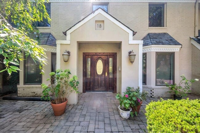 Photo - 18 Parkside Dr
