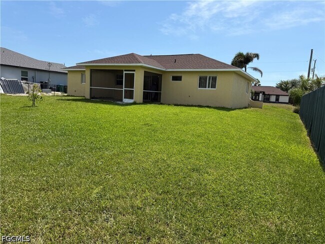 Photo - 305 NW 22nd Pl