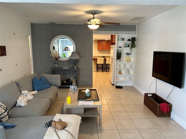 Photo - 230 SW 15th St