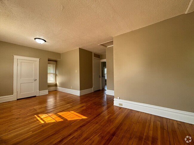 Building Photo - 5016 Xerxes Ave S Unit 2 Rental