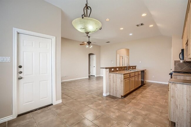 Photo - 3032 Douglas Fir Dr