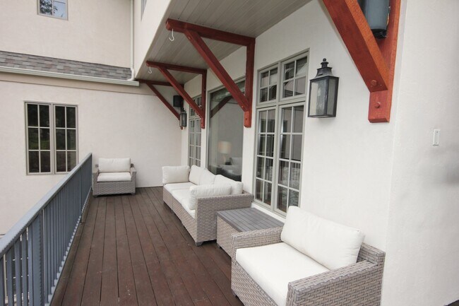 Photo - 1141 Meadowlark Ln