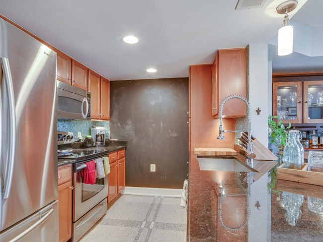 Kitchen - 11800 Sunset Hills Rd Unit 726