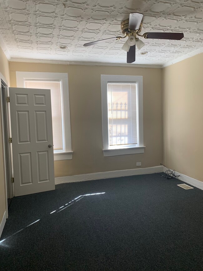 Photo - 1735 W 17th St Unit 2 R