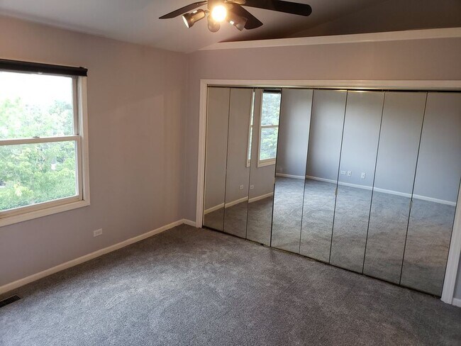 Photo - 207 E Theodore Ln