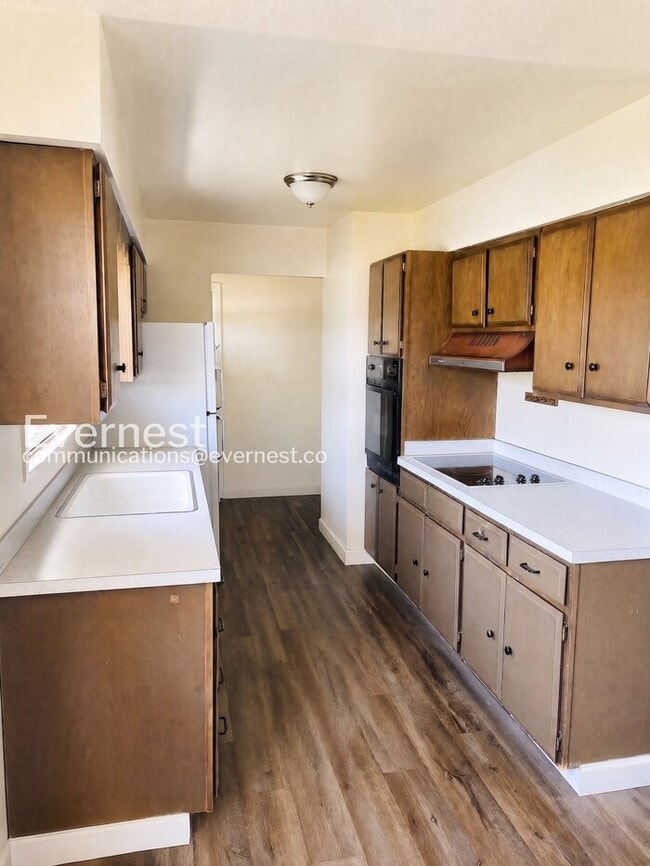 Photo - 928 Timber Ln