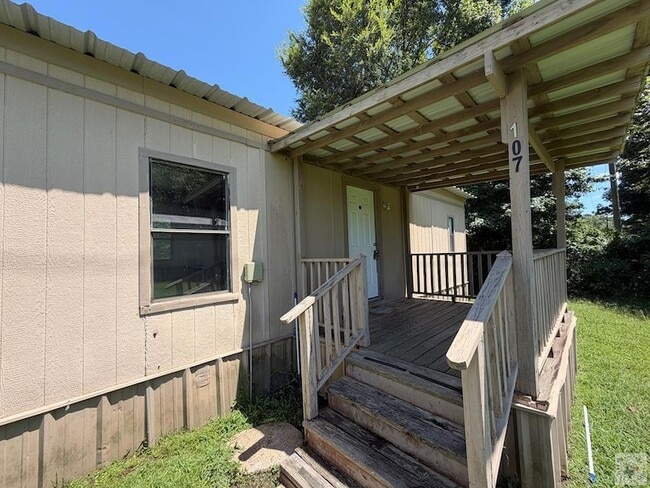 Building Photo - 107 George Thomas Rd