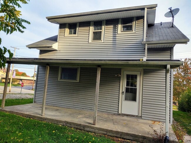 Photo - 305 College Ave