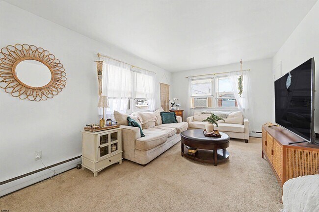 Photo - 30 N Coolidge Ave Unidad B