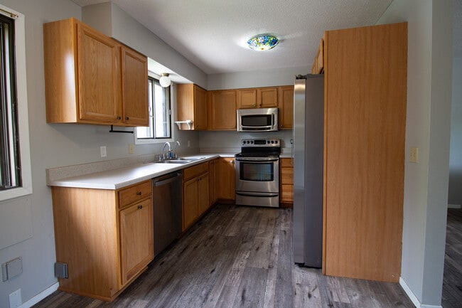 Photo - 1000 Lakota Ave