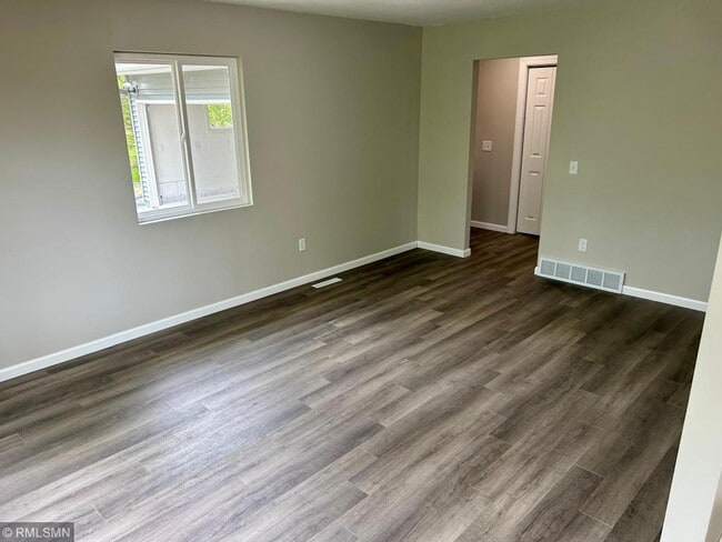 Photo - 20555 Smith St NW