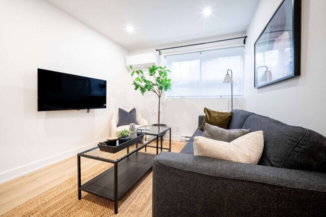 Photo - 658 Somerset St W Unit SI ID1580228P