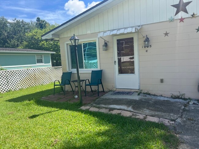 Building Photo - 1005 Vine St Unit C