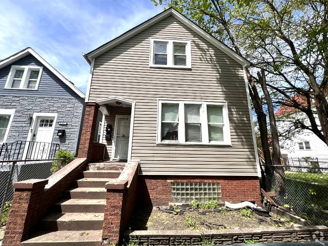 Building Photo - 8238 S Saginaw Ave Unit 2 Rental