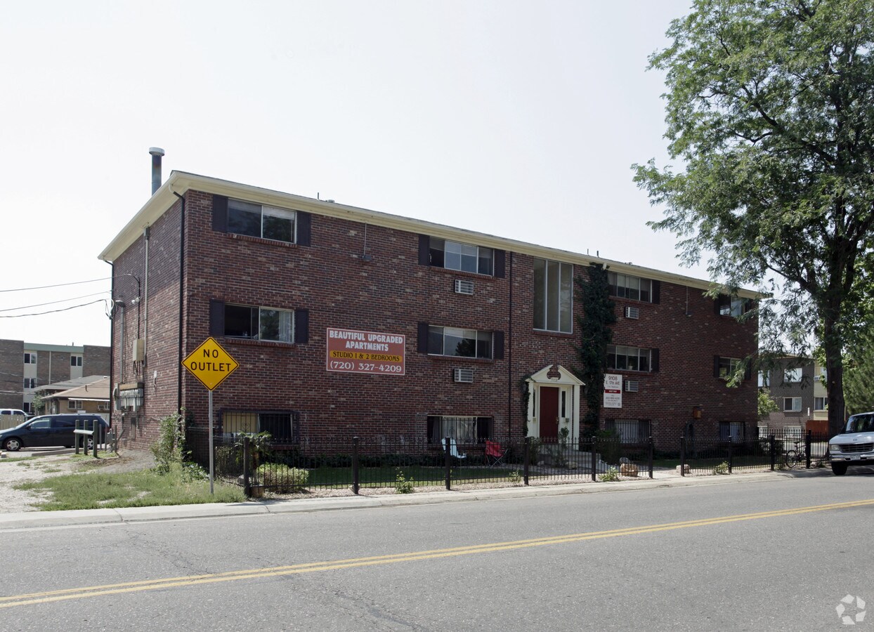 Photo - 1666 Alton St