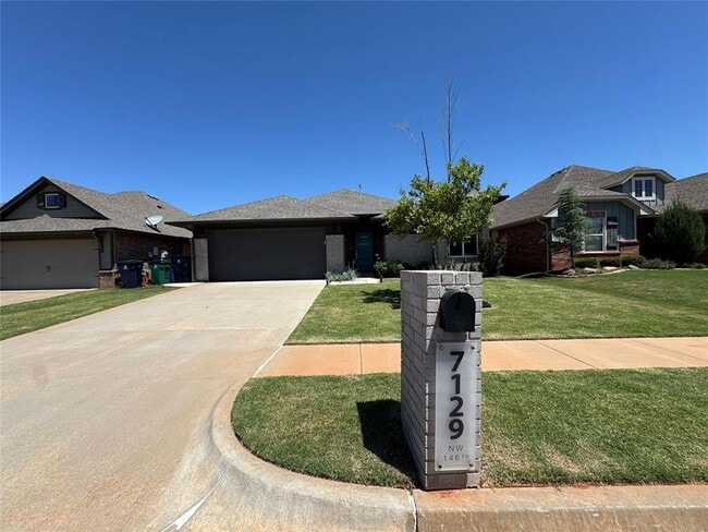 Photo - 7129 NW 146th St House