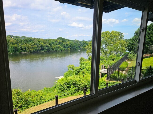 Photo - 637 Battery Pl