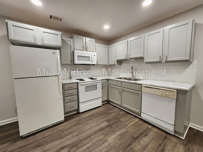 Photo - 111 E Mell St Unidad 16