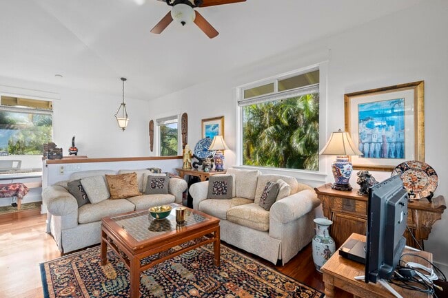 Photo - 654 Kaupakalua Rd