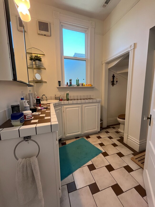 Photo - 186-1149 Jersey St Unit 1147