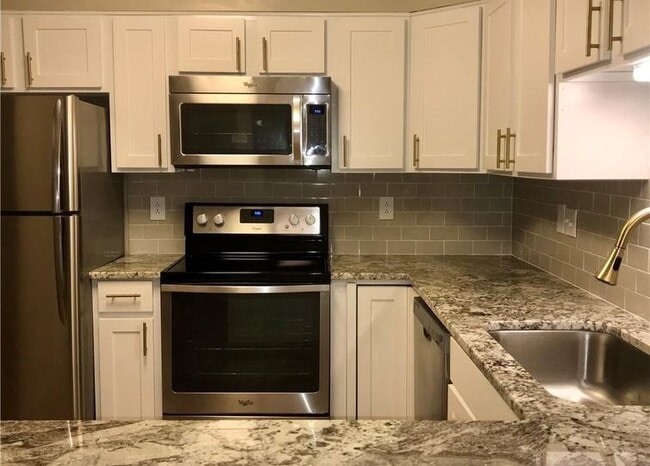 Photo - 8017 Greenside Ct