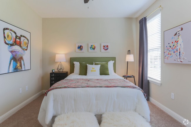 2BR, 2BA - 1,241 SF
