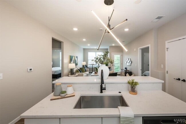 Building Photo - 10809 Olive Blvd Unit 203 Rental