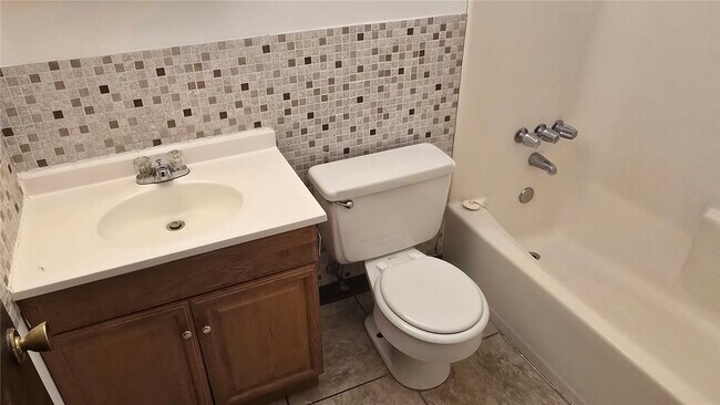 Photo - 1908 Muren Blvd Unit 7