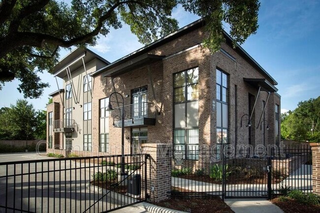 Photo - 333 E Boyd Dr