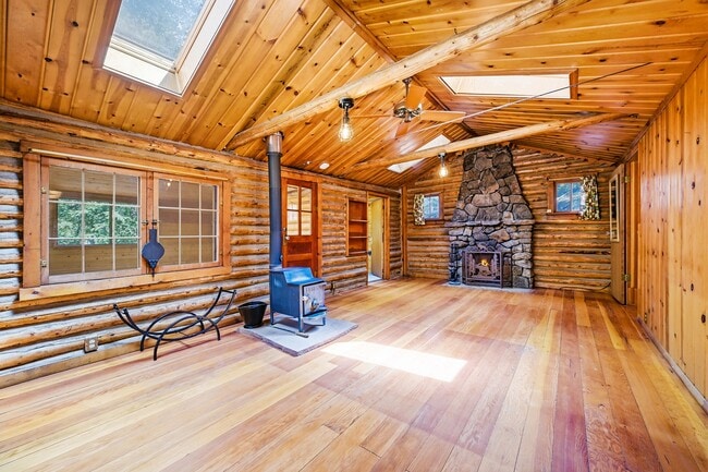 Photo - 2299 S Beaver Creek Rd
