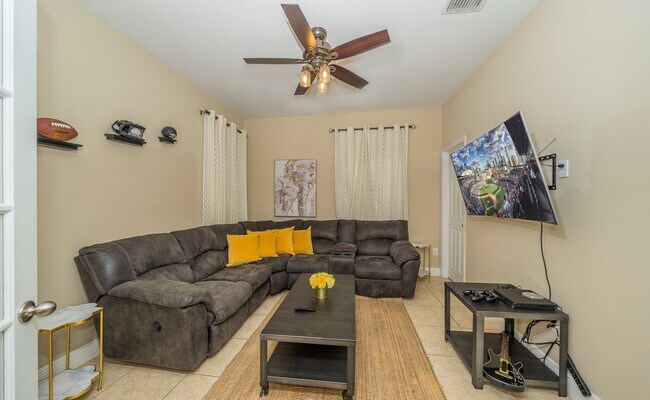 Photo - 205 E Kirby St