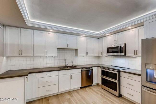 Photo - 5136 N 31st Pl Apartment Unit 622