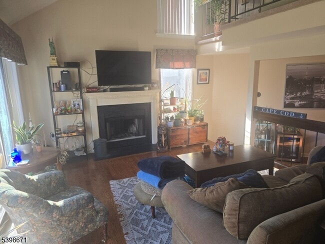 Photo - 90 Sycamore Ct