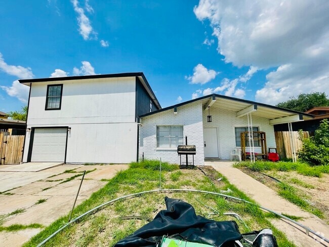 Building Photo - 206 Sevilla Loop Rental