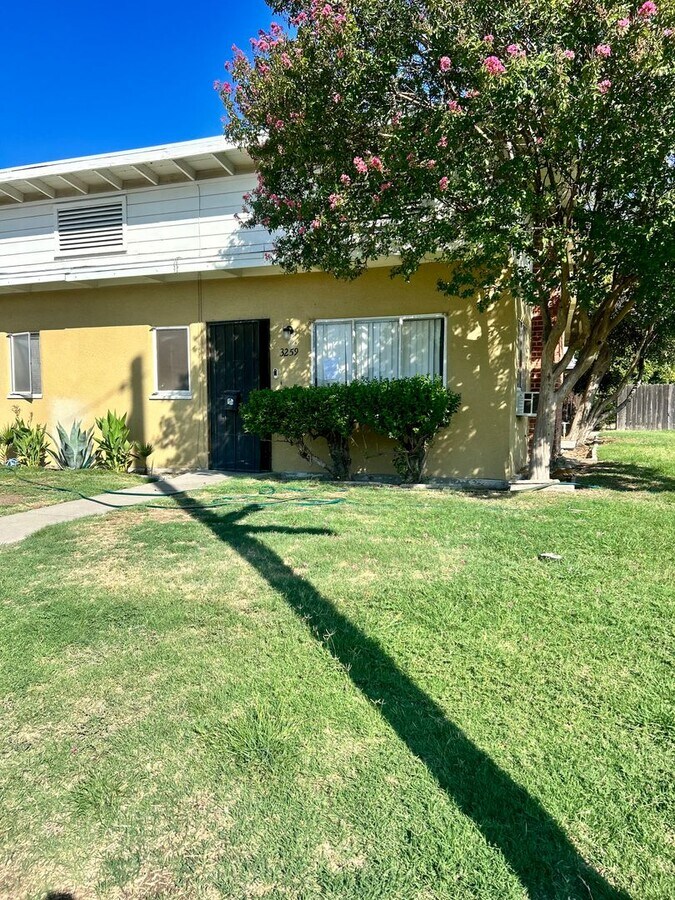 Photo - 3255-3259 Mayfair Blvd Unidad 3259 Mayfair Blvd