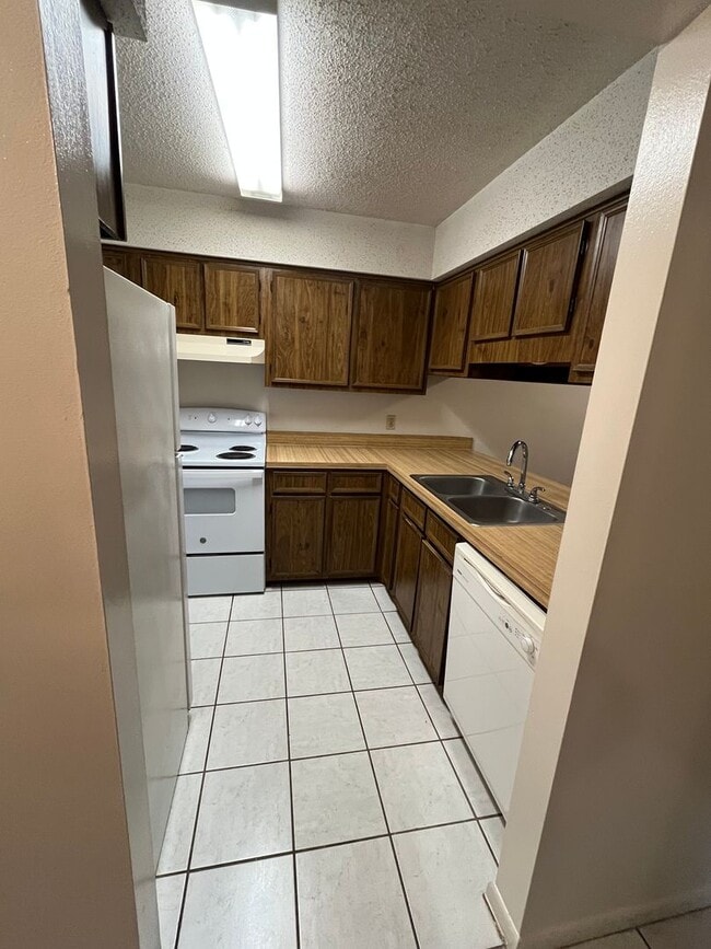 Photo - Classic Manor