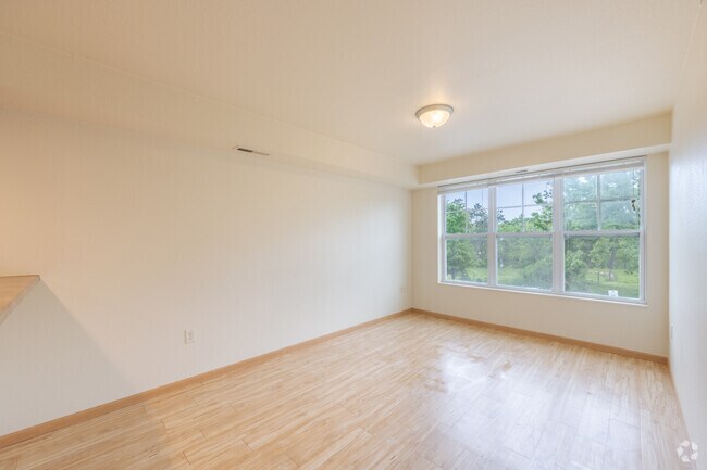 Style B 4BR,2BA - 1,425SF - Living Room