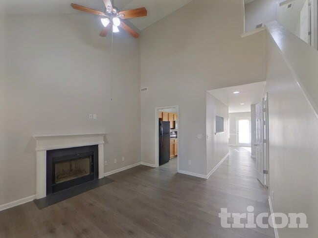 Photo - 1392 Zered Pl NW