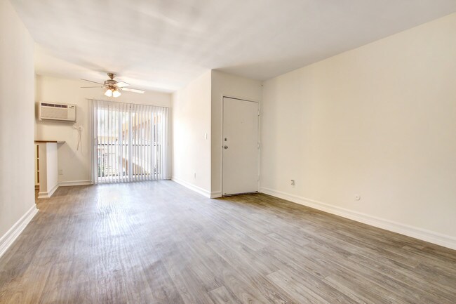 Terraces At Tarzana Apartments For Rent In Tarzana Ca Forrent Com