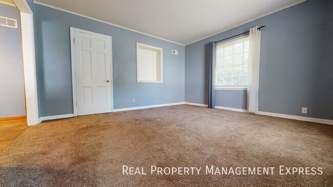 Photo - 1301 W 13th St