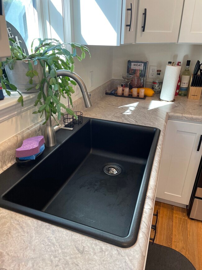 Photo - 228 Wells St Unit 228