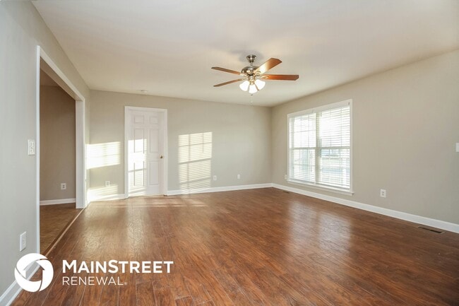 Photo - 2861 Sutherland Dr