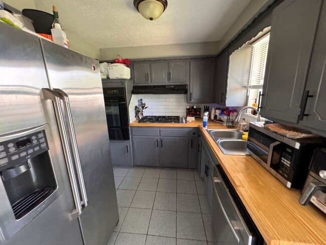 Photo - Cute 3 bed 1 and a 1/2 bath, updates throughout!