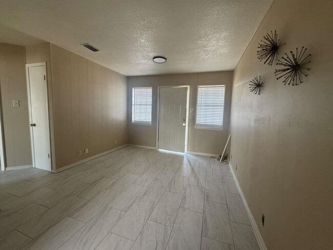 Photo - 4020 Loring Ave Unidad 8